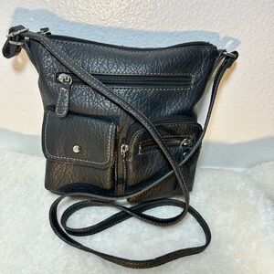 KELLY & KATIE| Crossbody Purse| Black| Great travel bag or casual day